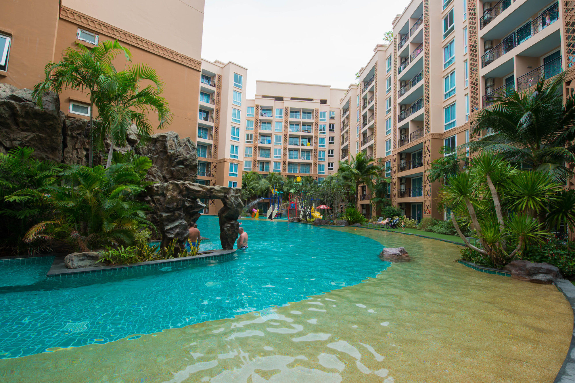 Atlantis Pattaya High Service جومتين بيتش المظهر الخارجي الصورة