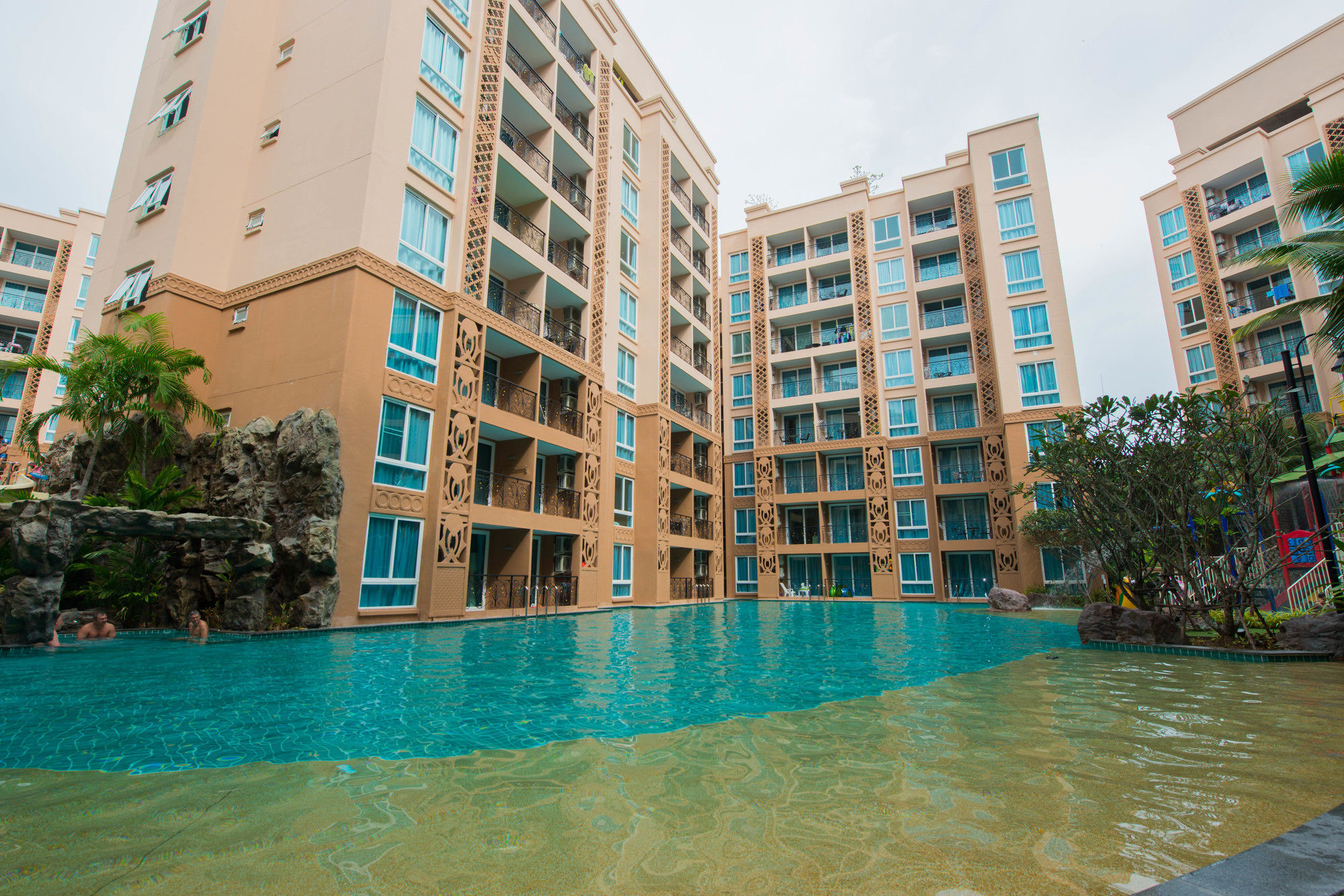 Atlantis Pattaya High Service جومتين بيتش المظهر الخارجي الصورة